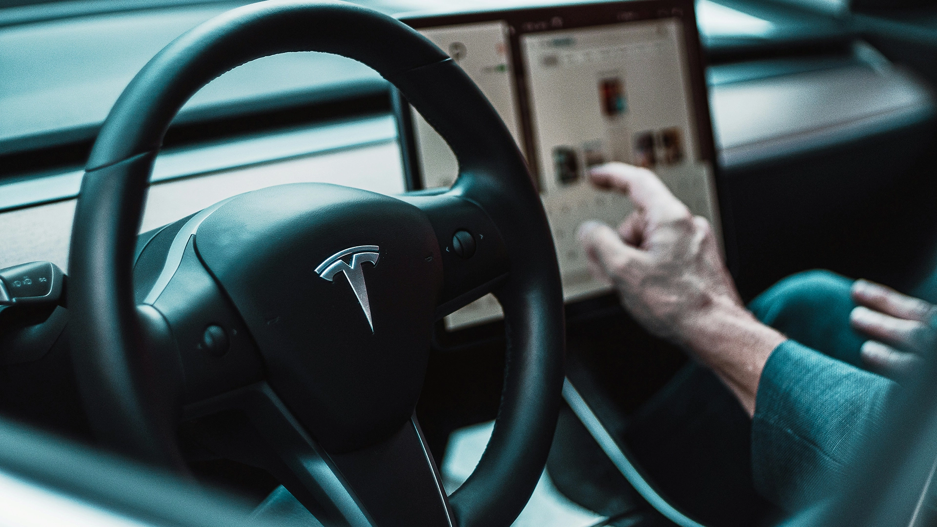 Tesla Bị Phạt 243 Triệu Đô Sau Khi Hacker Khôi Phục Dữ Liệu Tai Nạn